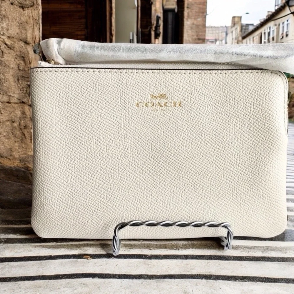 🆕 Coach Corner Zip Wristlet